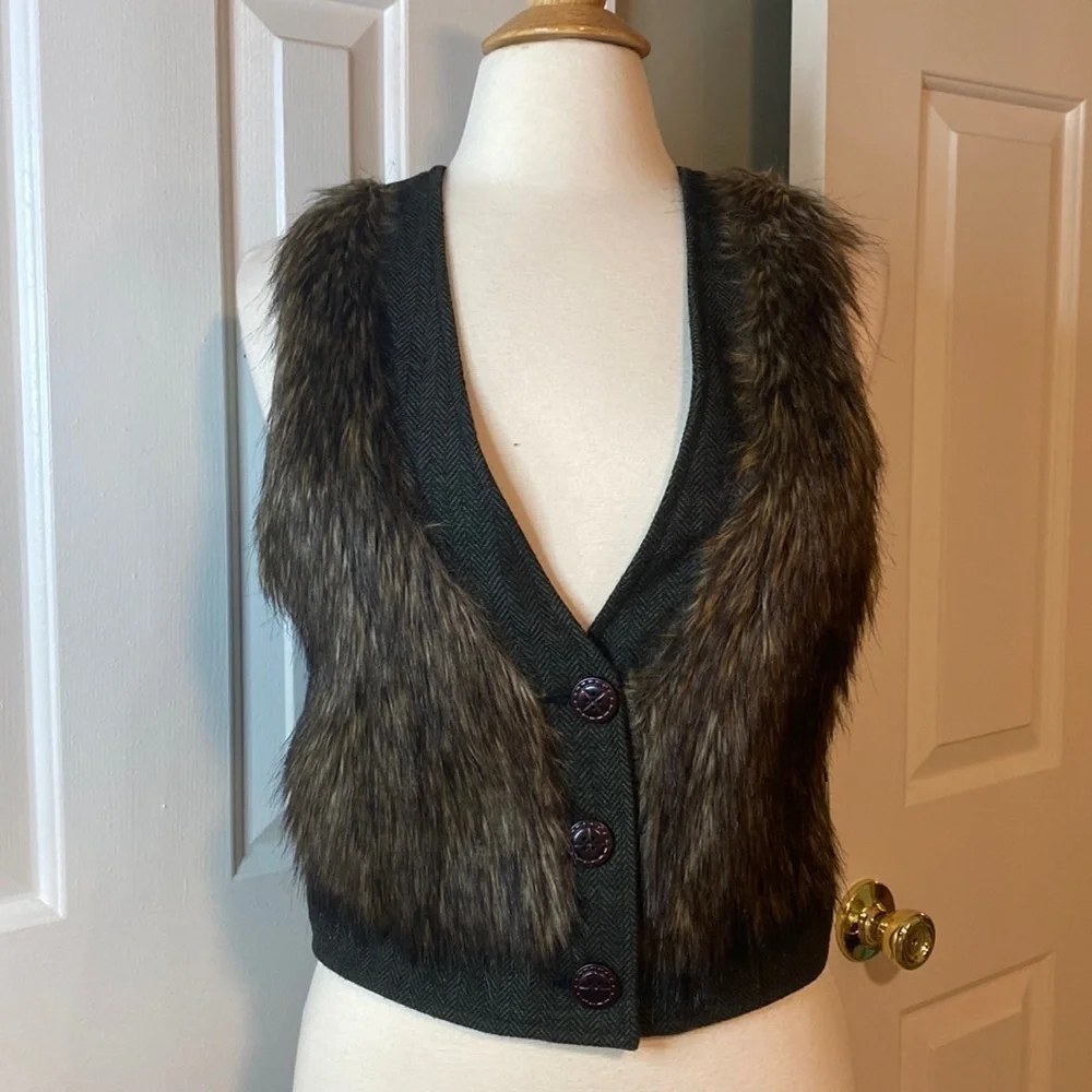 NWT Casual Faux Fur & Tweed 3 Button Vest Size Small